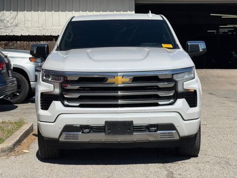 Used 2023 Chevrolet Silverado 1500 High Country w/ Technology Package image 8