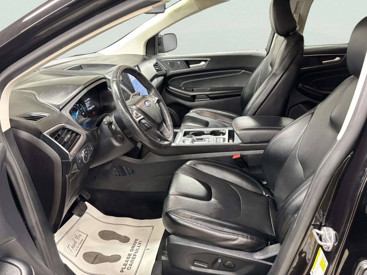 Used 2022 Ford Edge Titanium w/ Equipment Group 301A AWD/4WD image 17