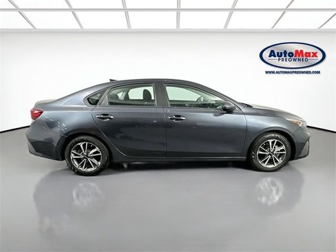 Used 2023 Kia Forte LXS image 7