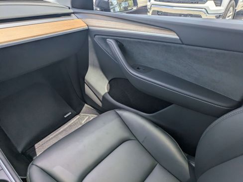 Used 2023 Tesla Model Y Long Range AWD/4WD image 16
