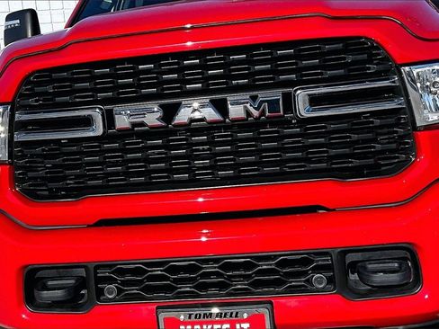 Used 2024 RAM 2500 Big Horn w/ Sport Appearance Package image 29