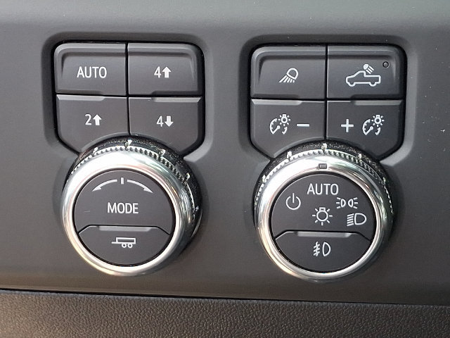 Used 2024 GMC Sierra 2500 Denali w/ Denali Reserve Package AWD/4WD image 9