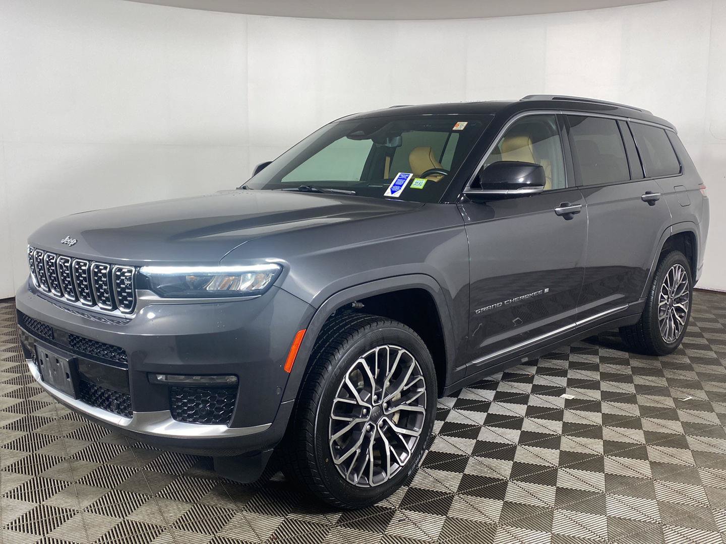 Used 2021 Jeep Grand Cherokee L Summit AWD/4WD image 2