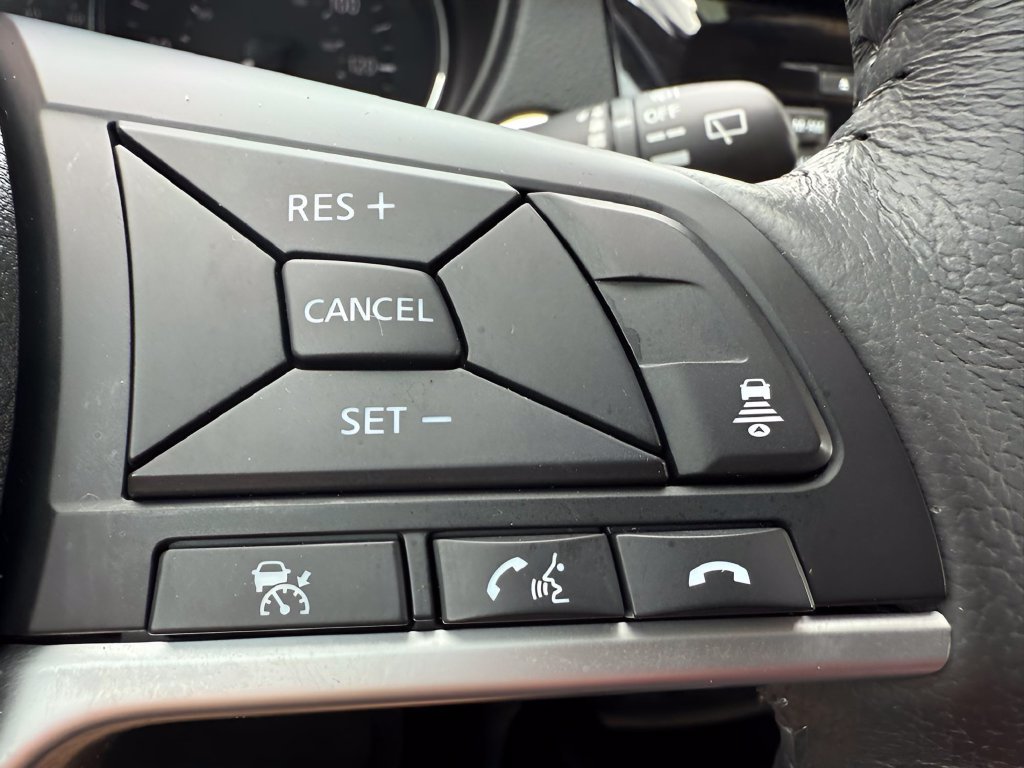 Used 2017 Nissan Rogue SL w/ SL Premium Package AWD/4WD image 23