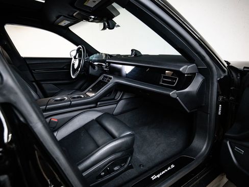 Certified 2024 Porsche Taycan 4S AWD/4WD image 28