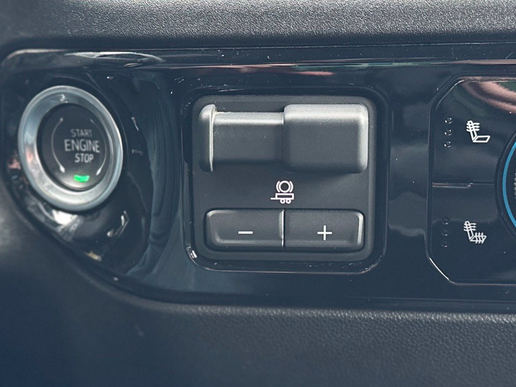 Used 2024 Chevrolet Silverado 1500 LT AWD/4WD image 16
