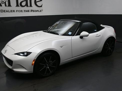 Used 2024 MAZDA MX-5 Miata Grand Touring w/ Weather Package RWD image 25