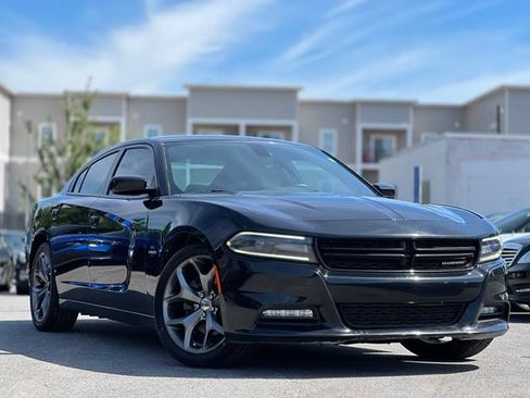 Used 2016 Dodge Charger R/T RWD image 3