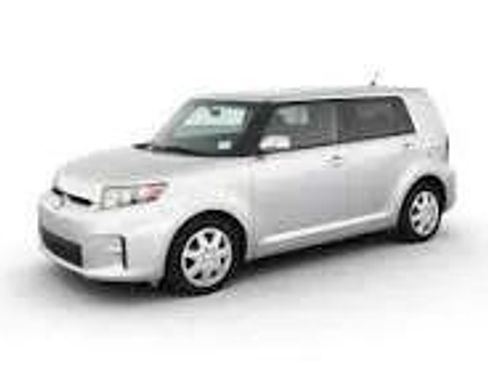 Used 2012 Scion xB FWD image 1