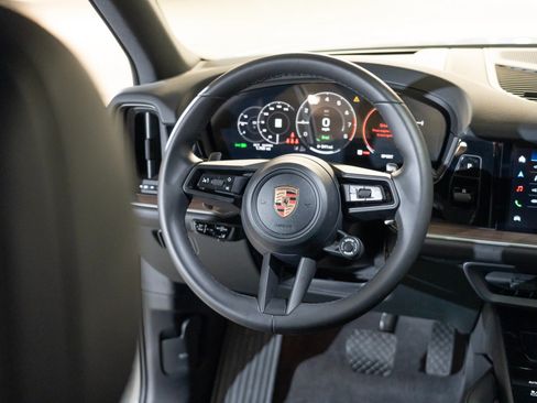 Used 2026 Porsche Cayenne E-Hybrid AWD/4WD image 26