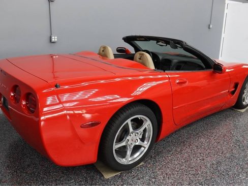 Used 1996 Chevrolet Corvette Coupe RWD image 3
