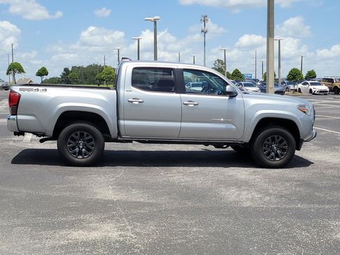 Used 2023 Toyota Tacoma SR5 AWD/4WD image 8