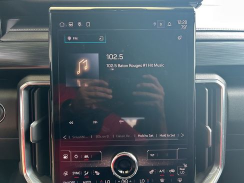 Used 2024 GMC Acadia Elevation w/ Luxury Package image 16