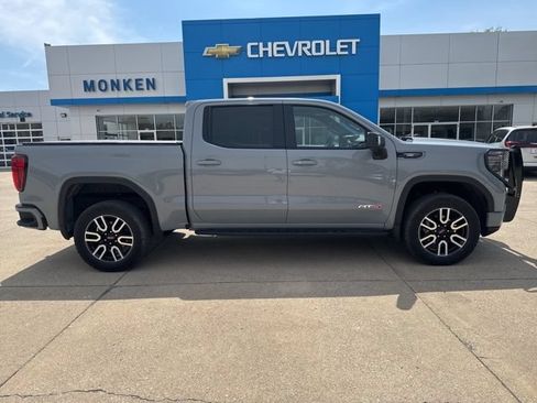 Used 2025 GMC Sierra 1500 AT4 w/ AT4 Premium Package AWD/4WD image 5