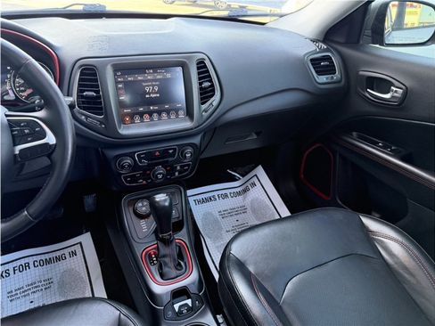Used 2019 Jeep Compass Trailhawk w/ Leather Interior Group AWD/4WD image 37