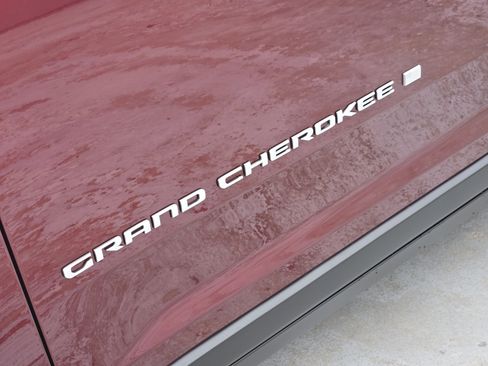 New 2026 Jeep Grand Cherokee Laredo RWD image 8
