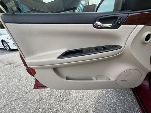 Used 2006 Chevrolet Impala SS FWD image 14