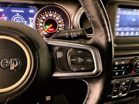 Used 2020 Jeep Gladiator Overland w/ LED Lighting Group image 19