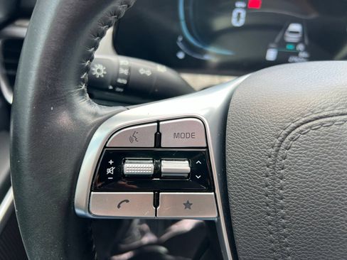 Used 2025 Kia Telluride EX w/ EX Captain's Chair Package FWD image 36