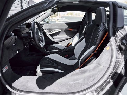 Used 2024 McLaren 750S RWD image 32