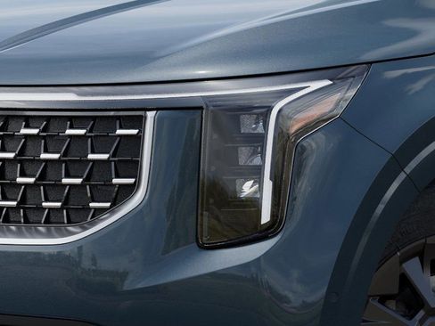 Certified 2025 Kia Carnival SX image 10