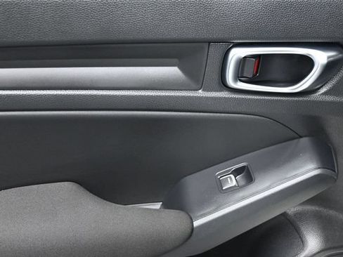 Used 2025 Honda Civic Sport image 10