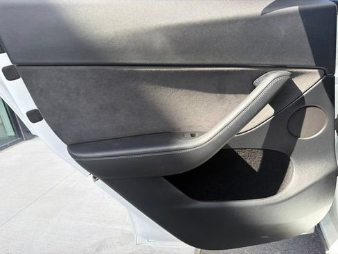 Used 2023 Tesla Model Y Performance AWD/4WD image 19