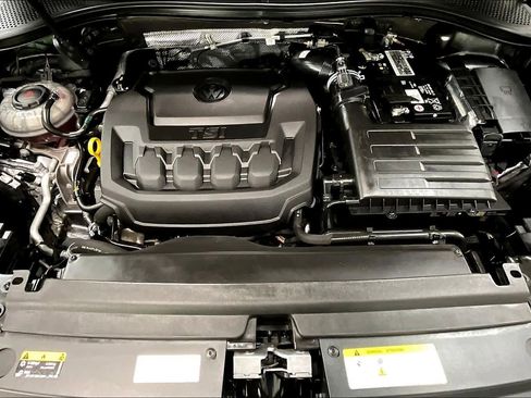 Used 2022 Volkswagen Tiguan SE image 13