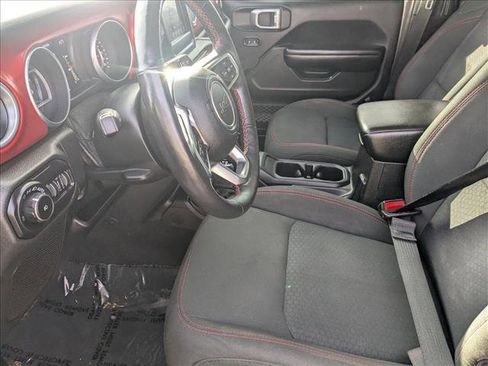 Used 2018 Jeep Wrangler Unlimited Rubicon w/ Cold Weather Group image 15