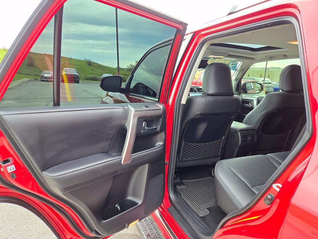Used 2021 Toyota 4Runner Limited AWD/4WD image 26