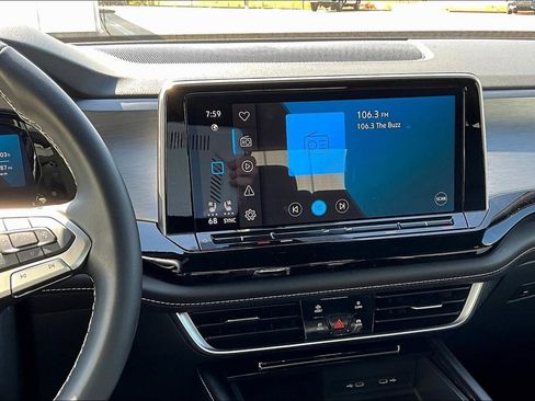 Used 2024 Volkswagen Atlas Cross Sport SE image 8