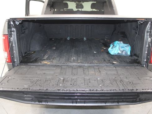 Used 2016 Ford F150 XLT image 16