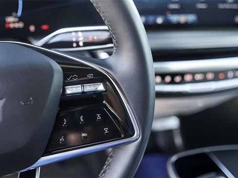 Certified 2024 Cadillac Lyriq Luxury image 12