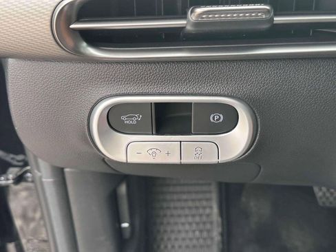 New 2025 Genesis GV60 Advanced image 18