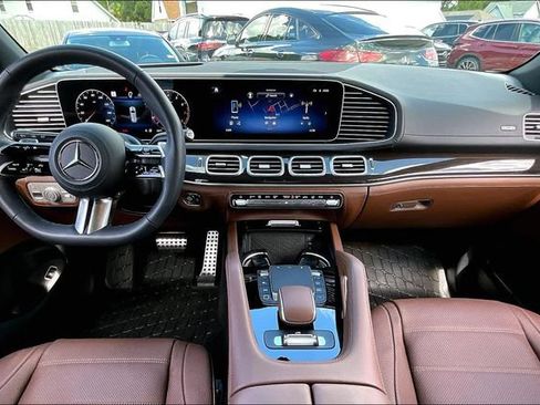Certified 2025 Mercedes-Benz GLS 580 4MATIC image 7