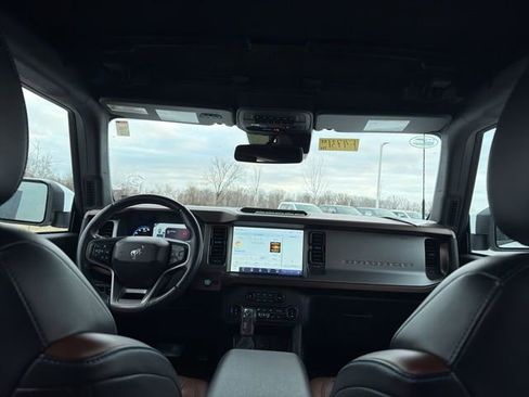 Certified 2022 Ford Bronco Outer Banks w/ Sasquatch Package image 19