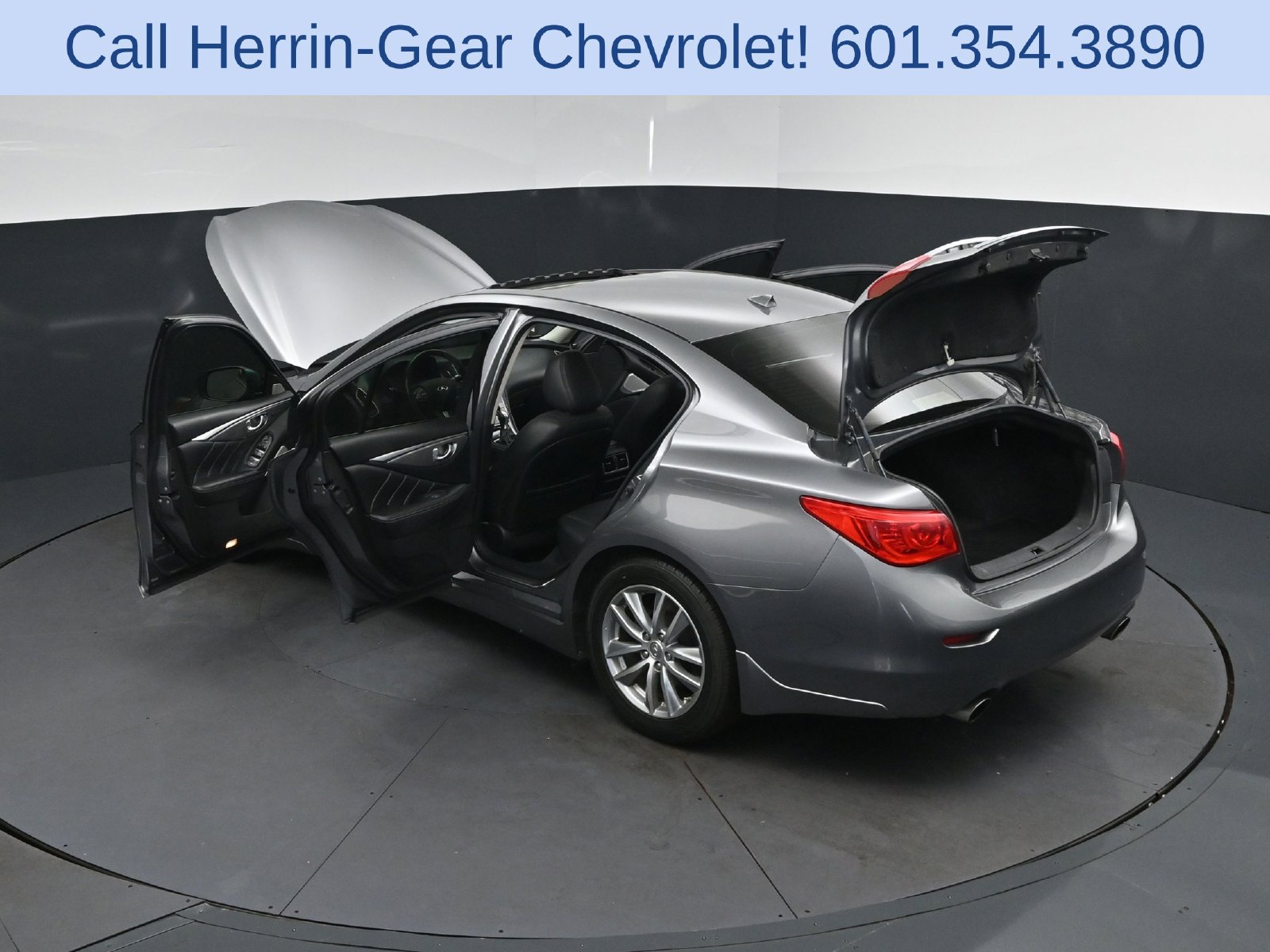 Used 2017 INFINITI Q50 3.0t Premium w/ 3.0T Premium Plus Package RWD image 2