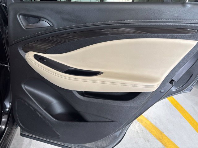 Used 2020 Buick Envision Essence FWD image 32