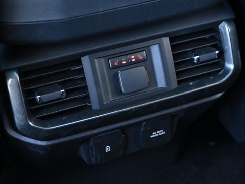 Used 2022 Ford F150 Lariat w/ Equipment Group 502A High image 31