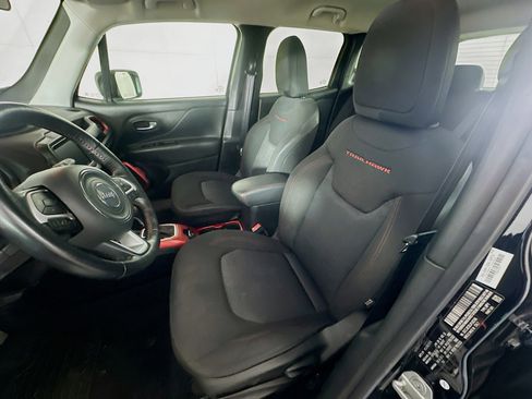 Used 2018 Jeep Renegade Trailhawk AWD/4WD image 13