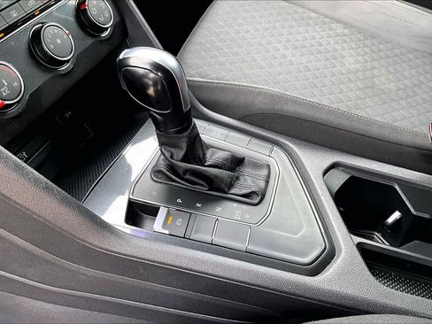Used 2019 Volkswagen Tiguan S FWD image 16