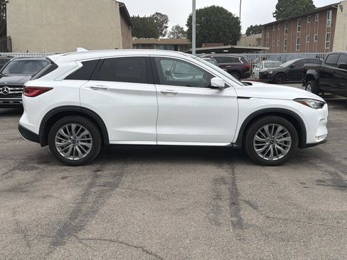 Used 2023 INFINITI QX50 Luxe image 3