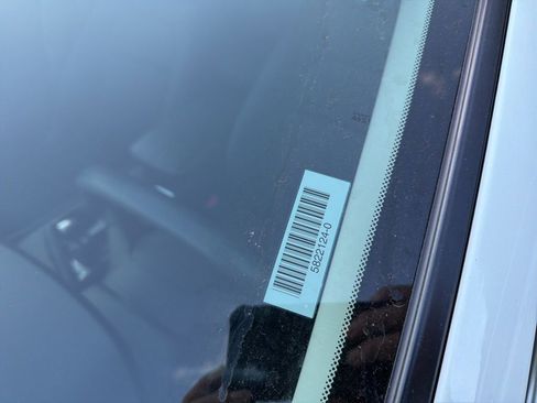 Used 2025 Nissan Altima 2.5 SV FWD image 9