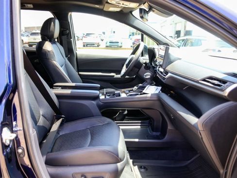 Used 2026 Toyota Sienna Limited FWD image 8