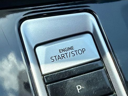 Used 2024 Volkswagen Atlas SE image 36