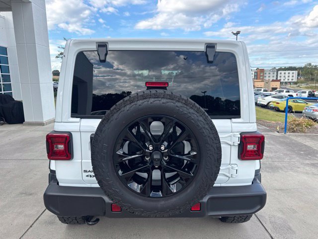 Used 2025 Jeep Wrangler Unlimited Sahara AWD/4WD image 6