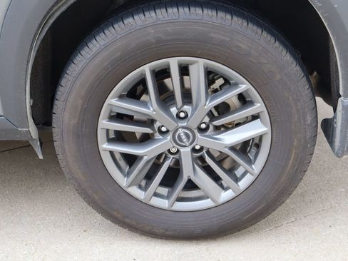 Used 2023 Nissan Rogue S AWD/4WD image 27