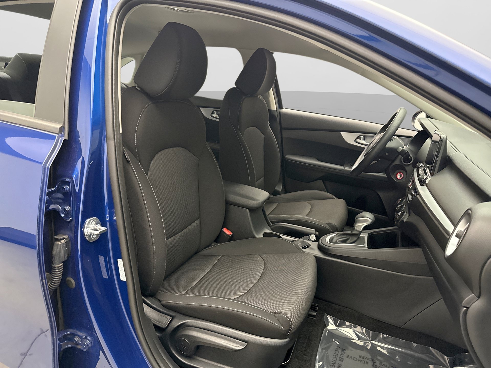 Used 2024 Kia Forte LXS w/ LXS Technology Package FWD image 16