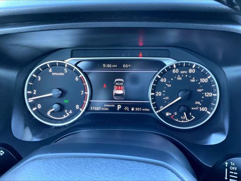 Used 2025 Nissan Rogue SV image 24