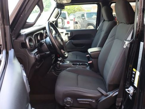 Used 2022 Jeep Gladiator Sport AWD/4WD image 14